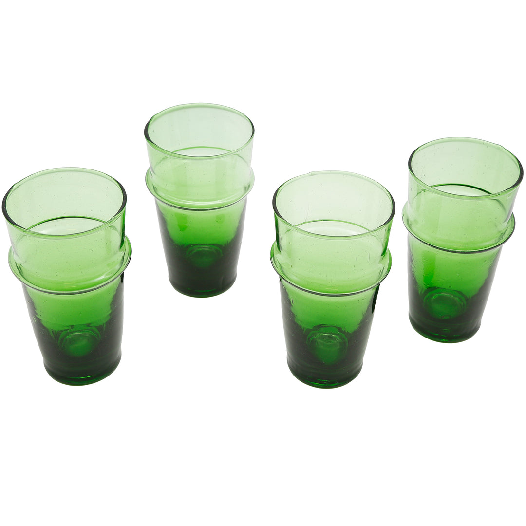 Grønt glassæt i autentisk stil - ideelt til cocktails, iskaffe eller desserter