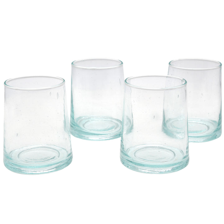 Cocktailglas i transparent design - konisk formet, let og håndlavet