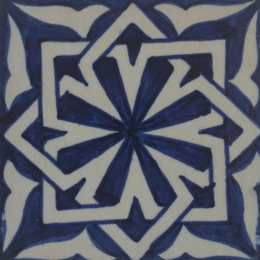 Håndmalet flise – andalusisk stil
