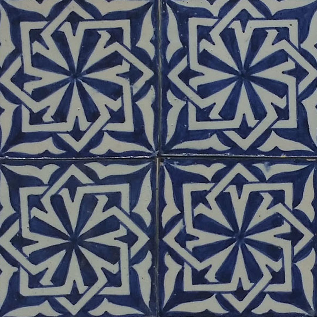 Håndmalet flise – andalusisk stil
