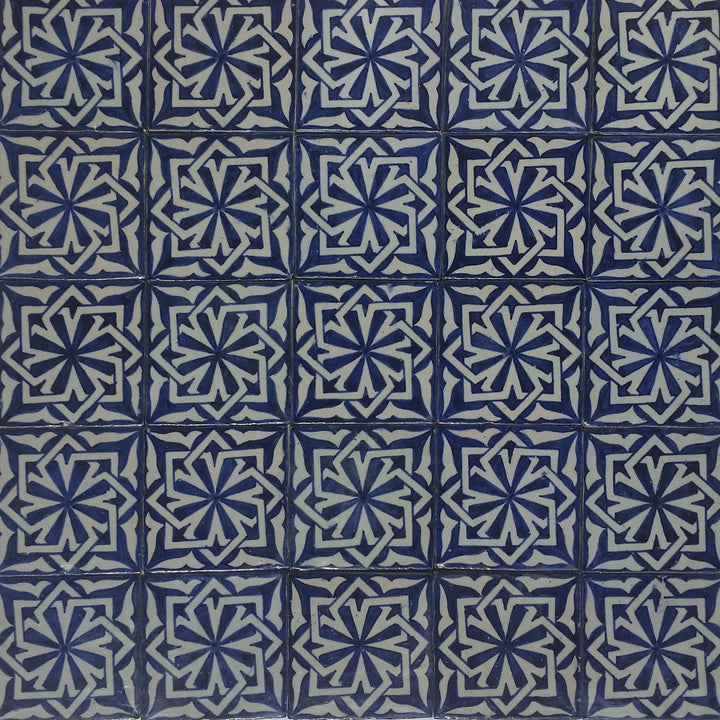 Håndmalet flise – andalusisk stil