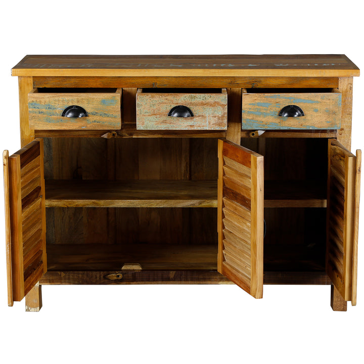 Highboard til stuen lavet af gammelt træ med skuffer lavet af massivt træ i vintage stil