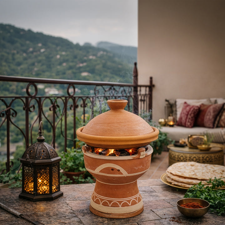 Mejmar lervarmer til kul, marokkansk bordgrill til tagine på terrassen i marokkansk stil